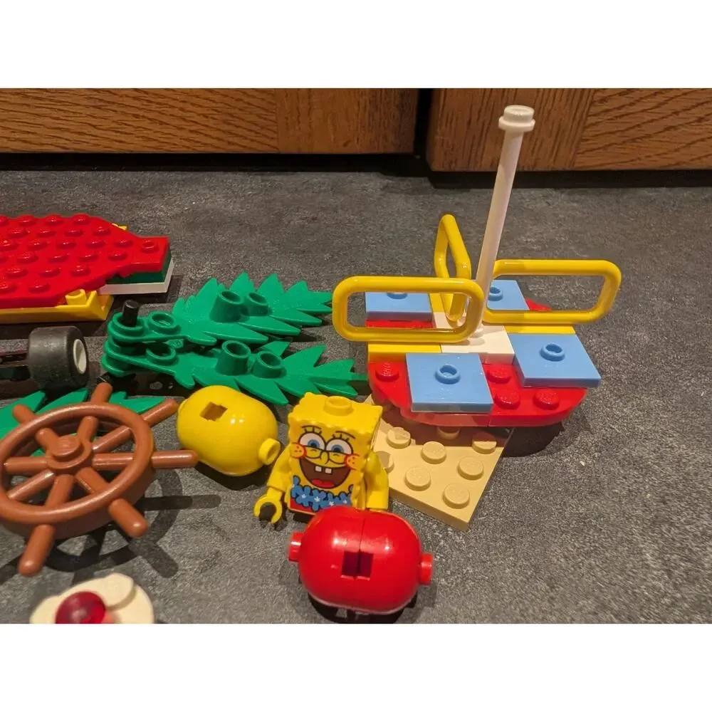 LEGO SpongeBob SquarePants Heroic Heroes of the Deep set #3815 & Bikini Bottom